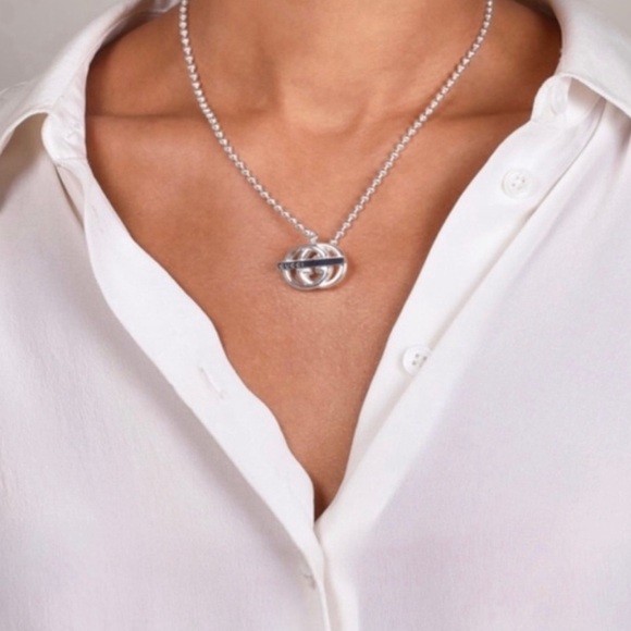 New Authentic Gucci 16” silver interlocking toggle bar Double G necklace - Picture 1 of 14